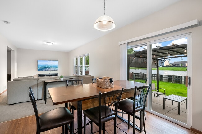 Building Photo - 1303 River Haven Trail