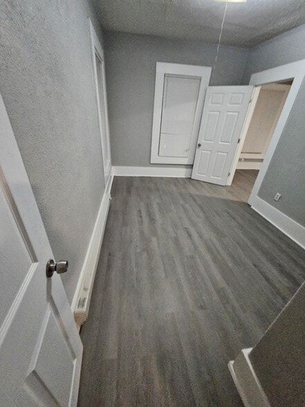 Building Photo - 287 Lake Ave