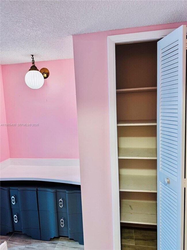 Building Photo - 2601 S Course Dr