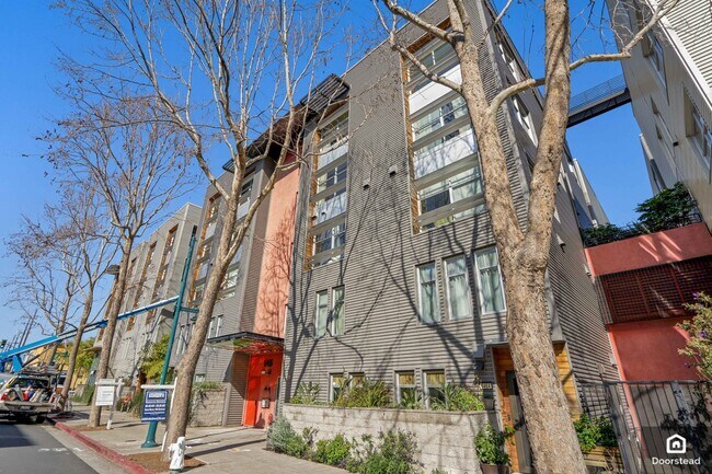 Building Photo - 6466 Hollis St
