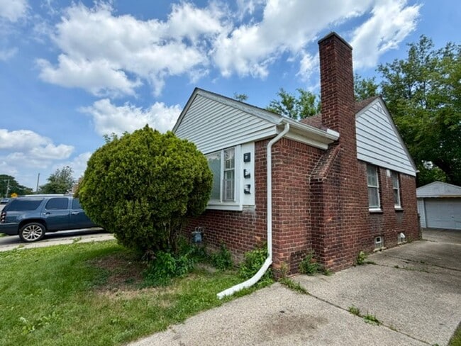 Building Photo - Section 8 Only Newly Renovated 2 Bedroom Brick Ranch – $1,300/Month