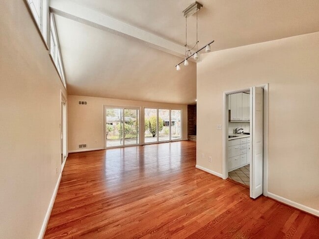 Building Photo - 8308 Whitman Dr