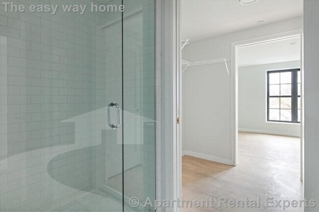 Building Photo - 10 Soden St