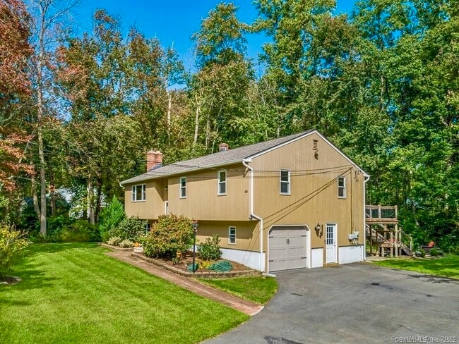 Building Photo - 40 Crestwood Dr