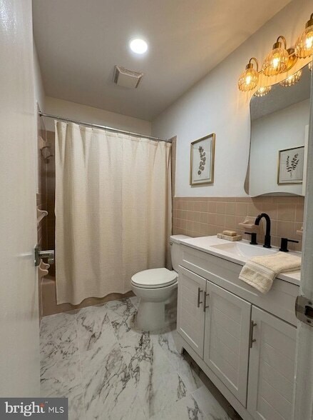 Building Photo - 53 N Post Rd