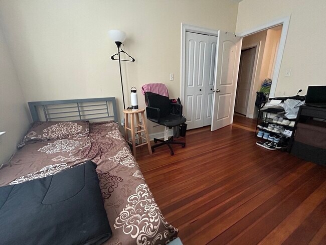 Building Photo - 191 Boylston St