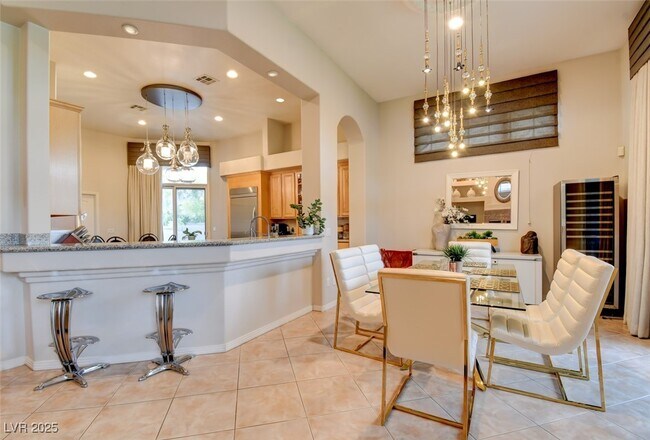 Building Photo - 304 Mesa Rim Ct