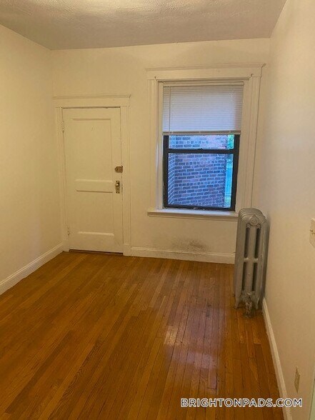 Building Photo - 17 Cummings Rd