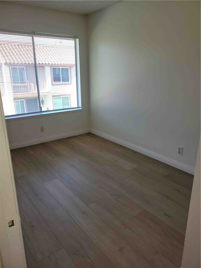 Building Photo - 4761 Guadalajara Way