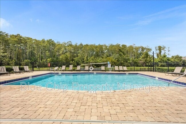 Building Photo - 6785 Tussilago Way