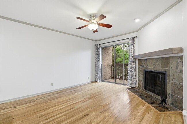 Building Photo - 8888 Tallwood Dr