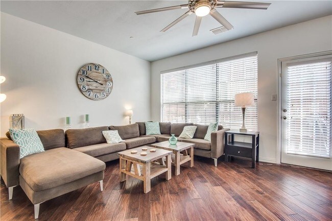 Building Photo - 1503 Biltmore Ln