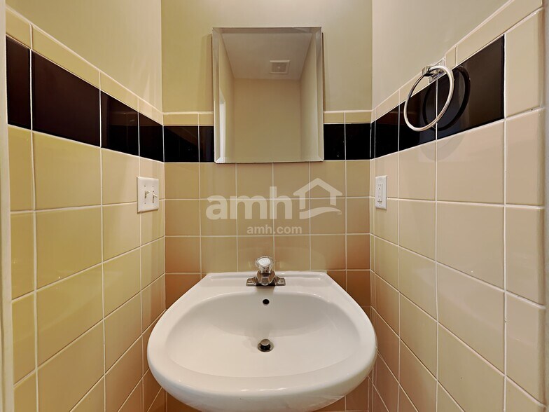 Building Photo - 291 Ivy Manor Dr NW