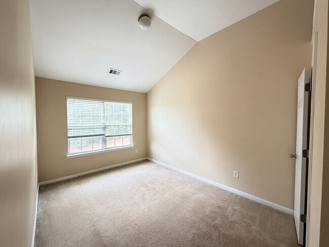 Building Photo - 540 Georgia Way