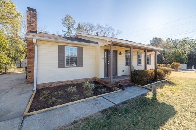 Building Photo - 125 Magnolia Dr