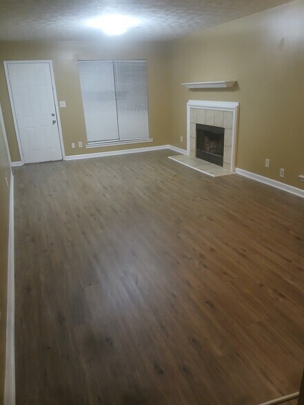 Building Photo - 3639 Castle Ridge Rd