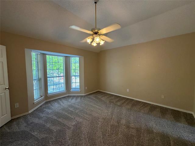 Building Photo - 706 Willow Oak Dr