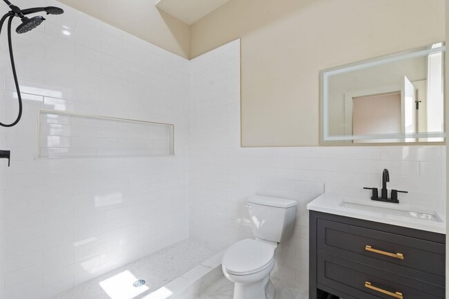 Building Photo - 150 West Side Ave