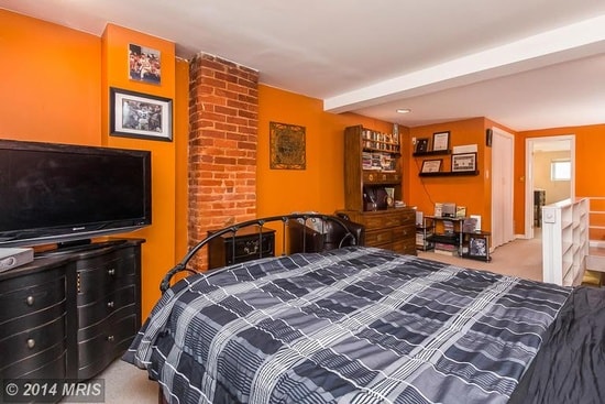 Building Photo - 825 S Linwood Ave