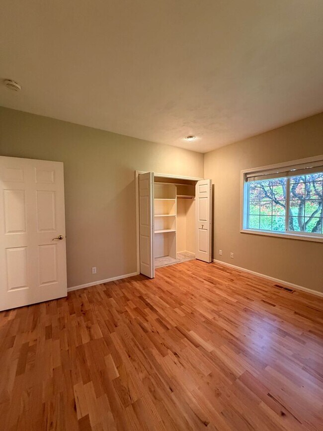 Building Photo - 3- Bedroom home in Hayden Bridge