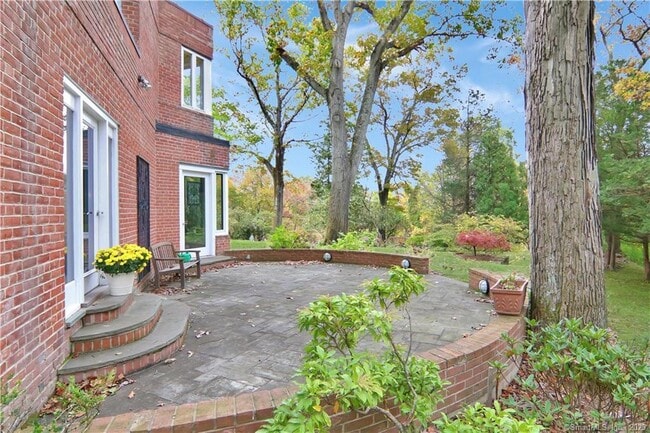 Building Photo - 57 Drum Hill Ln