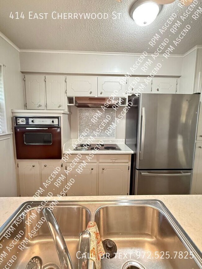 Building Photo - 414 E Cherry Wood Ln