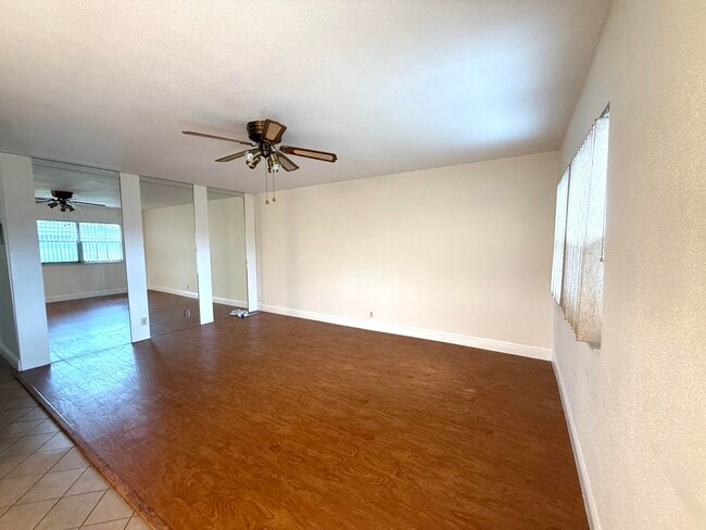 Building Photo - 569 Monaco Way