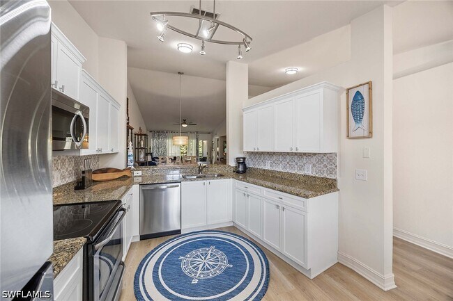 Building Photo - 640 Luisa Ln