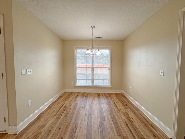 Building Photo - 1001 Bradford Way