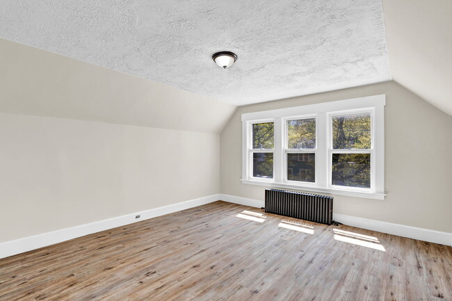 Building Photo - 253 Chatham St