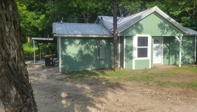 Building Photo - 408 TX-24