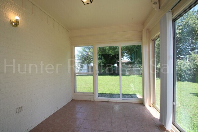 Building Photo - 2804 Derby Dr