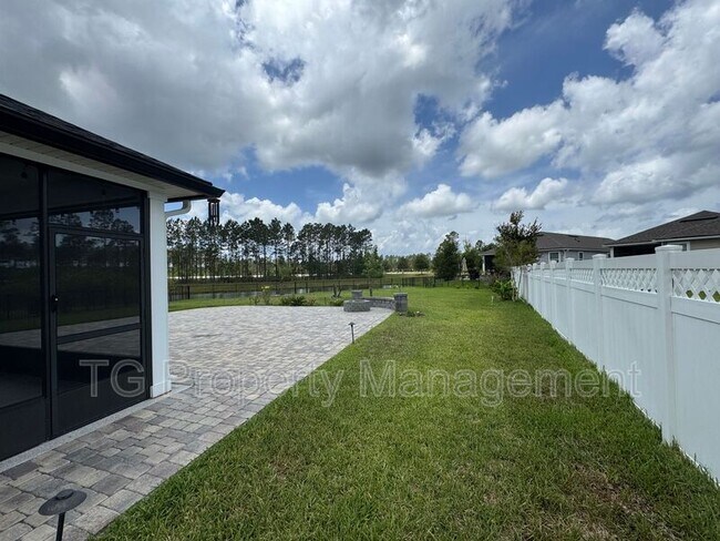 Building Photo - 64 Rose Dew Dr