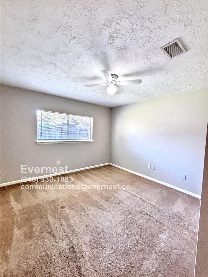 Building Photo - 21222 Park Mt Dr