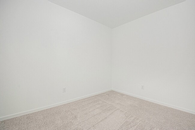 Building Photo - 911 Sandhill Crane Ln