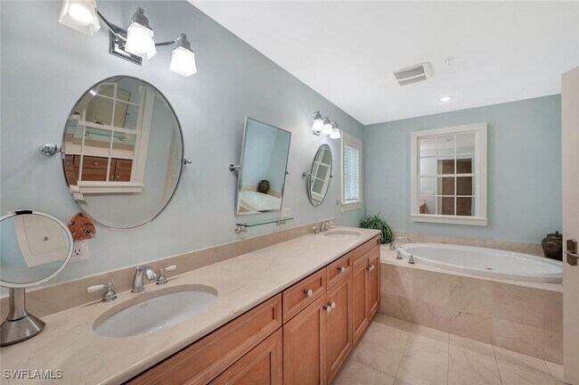 Building Photo - 325 3rd St S