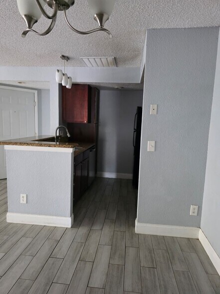 Building Photo - 5156 Conroy Rd
