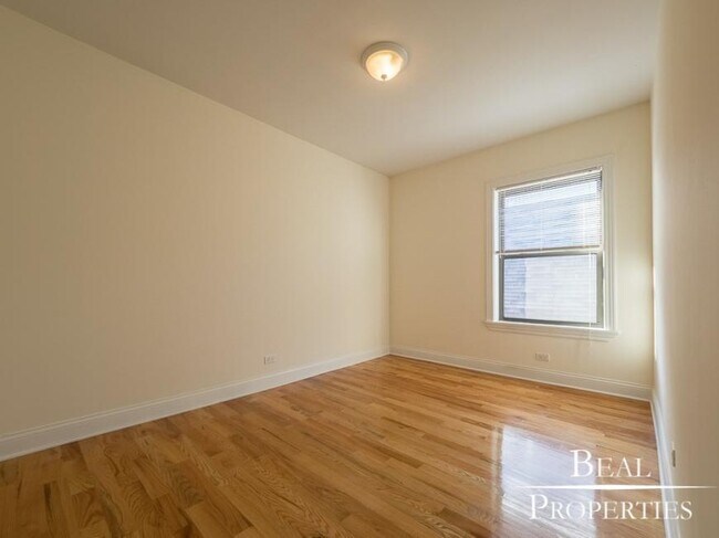 Building Photo - 1 bedroom in CHICAGO IL 60657