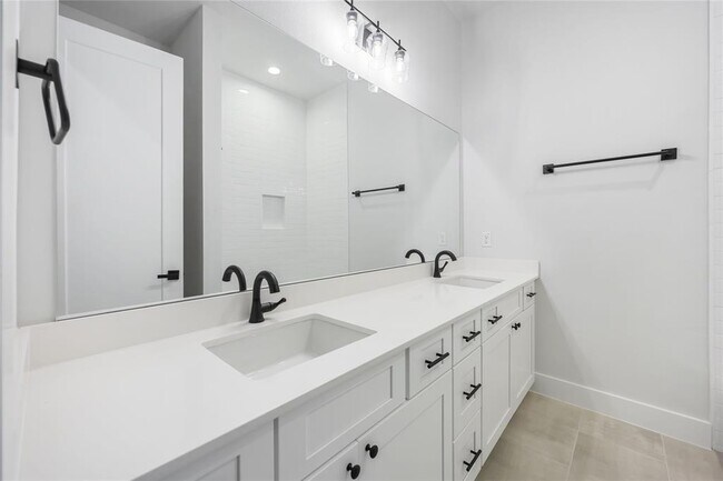 Building Photo - 6116 De Campo St