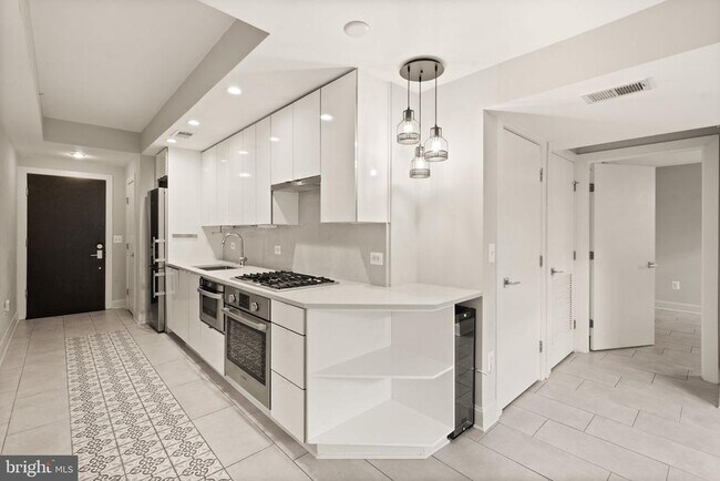Building Photo - 1311 13th St NW
