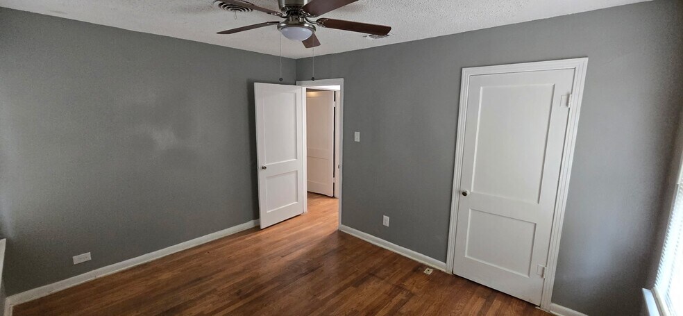 Building Photo - 1043 John Page Dr
