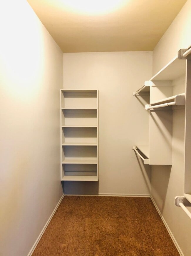 Building Photo - 3 bedroom, 2 bath with 2 car garage duplex...