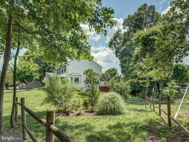 Building Photo - 15744 Beau Ridge Dr