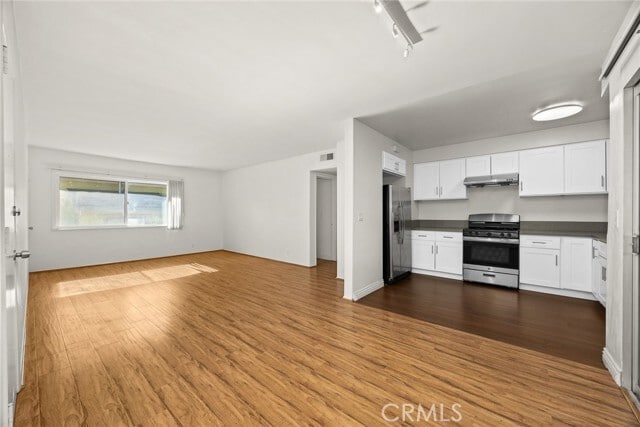 Building Photo - 231 S Catalina Ave