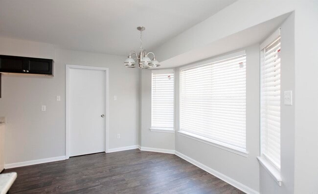 Building Photo - 1804 Martha Dr
