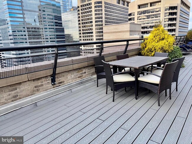 Building Photo - 111 S 15th St