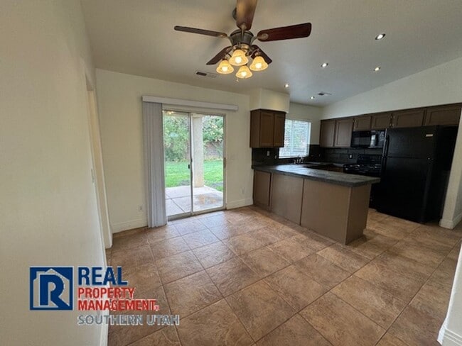 Building Photo - Single Family Home near Pine View