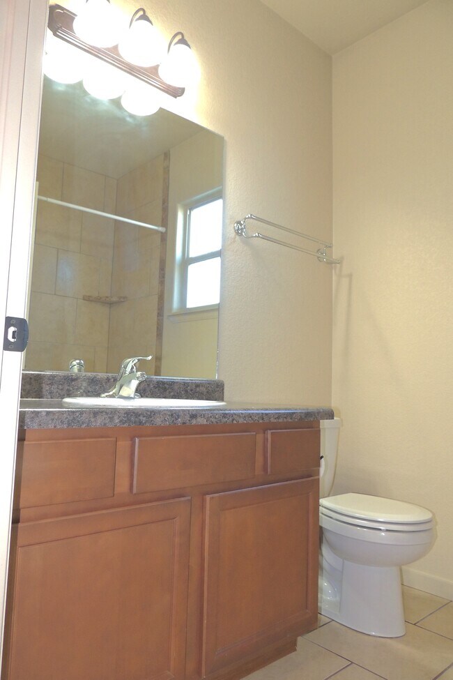 Building Photo - 663 Chalisa Ave