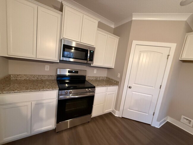 Building Photo - 2727 Farmhouse Dr