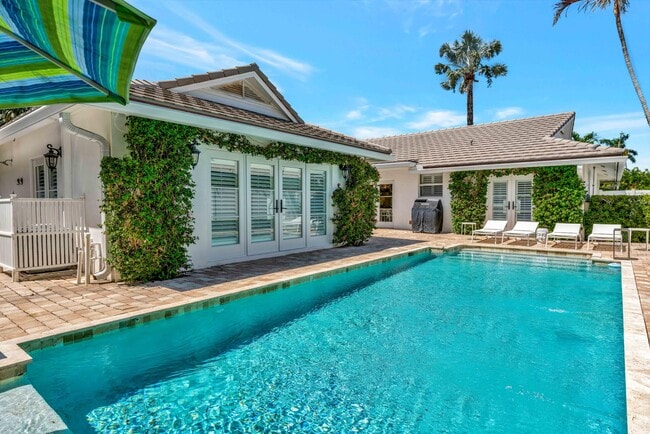 Building Photo - 136 Worth Ct S